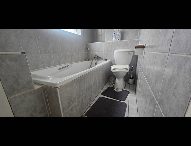 2 BEDROOM TOWNHOUSE FOR SALE IN ELANDSHAVEN